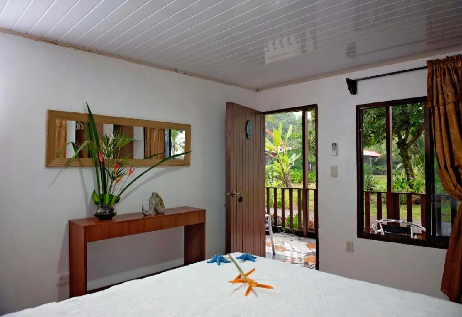 Hotel Tortuguero Beachfront