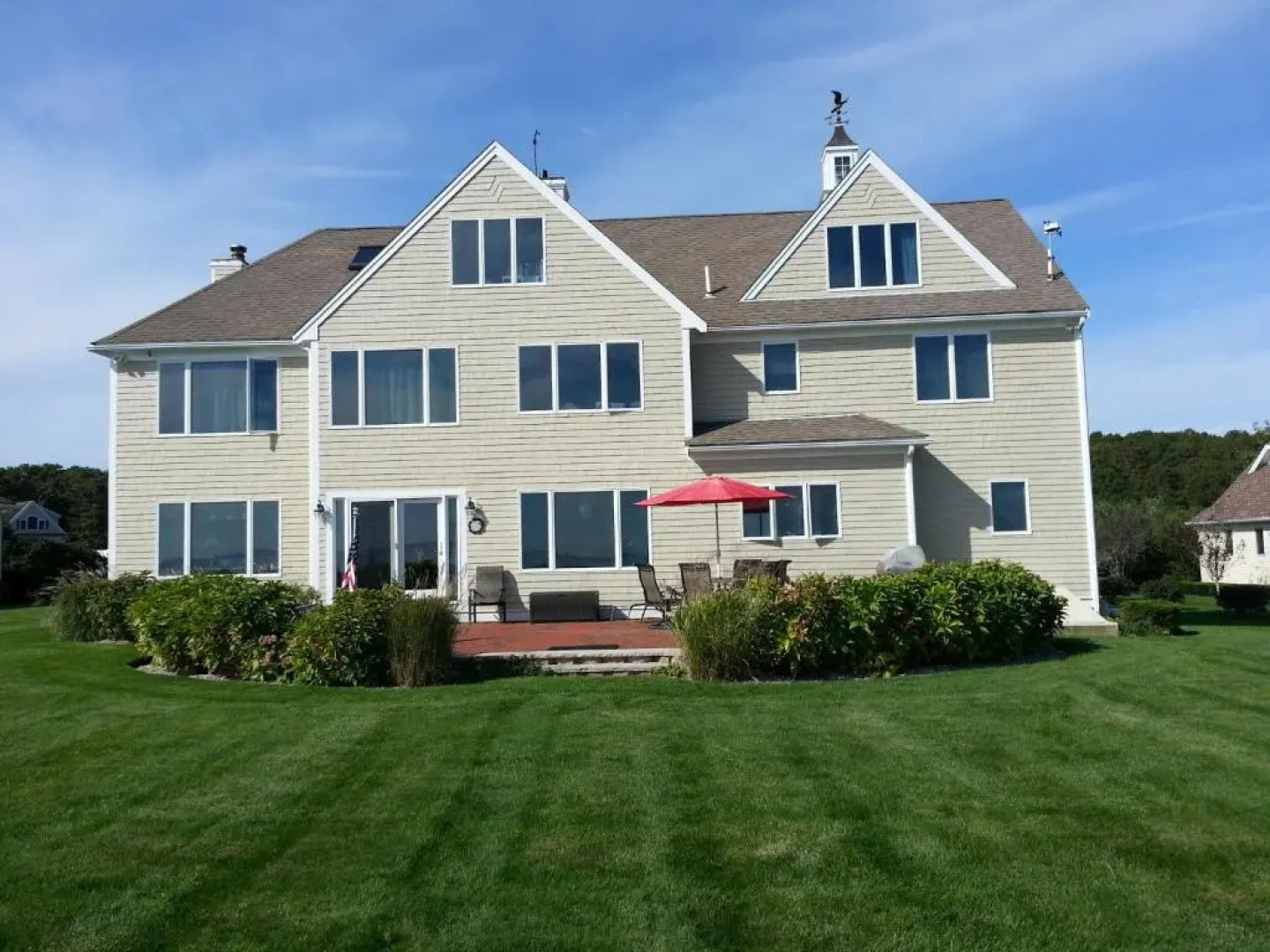 Inn 38 Oak Bluff Circle