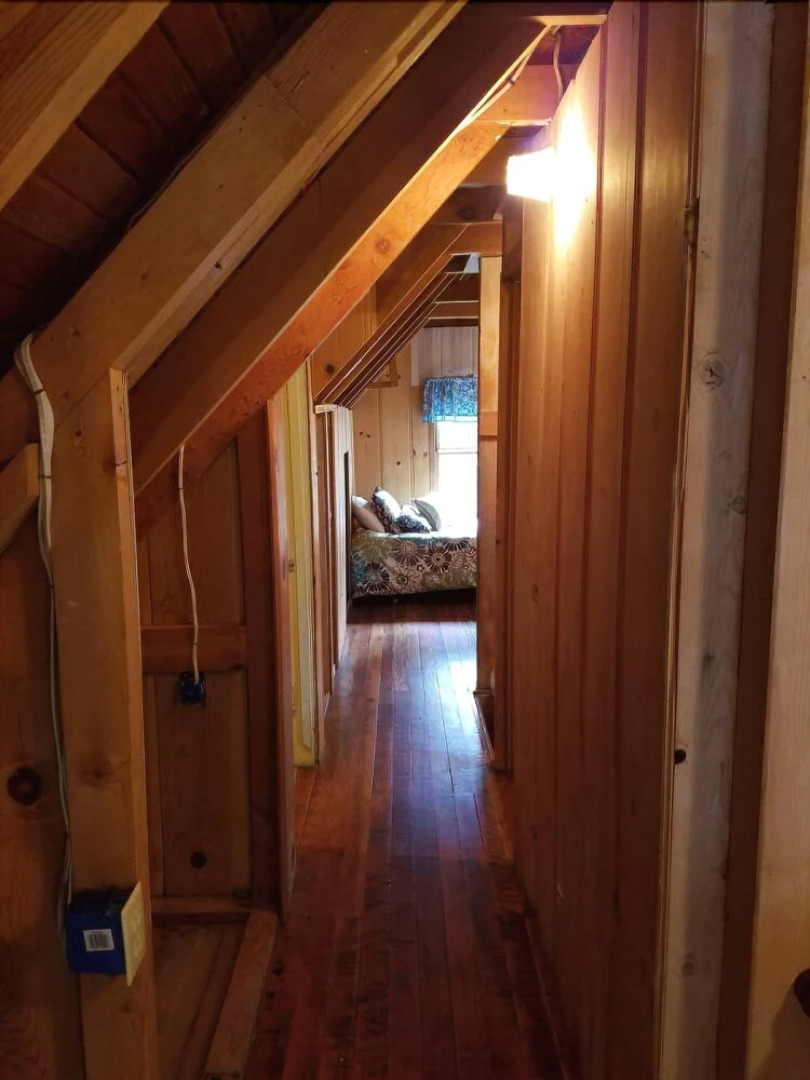 Rogers Cabin 4 Bedrooms 1.5 Bathroom Cabin