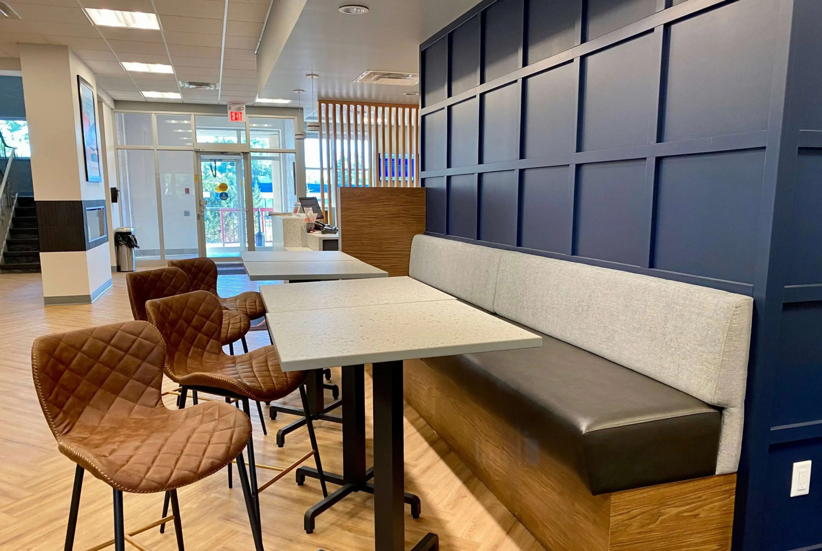 Howard Johnson by Wyndham Winnipeg West