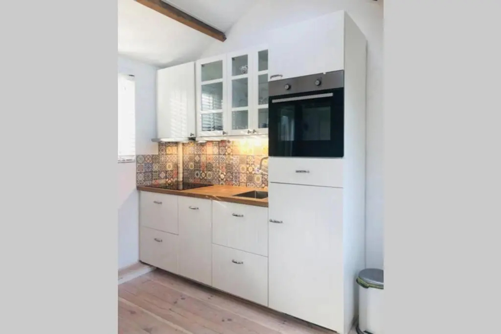 Tiny house in tuin van de statige villa Mariahof