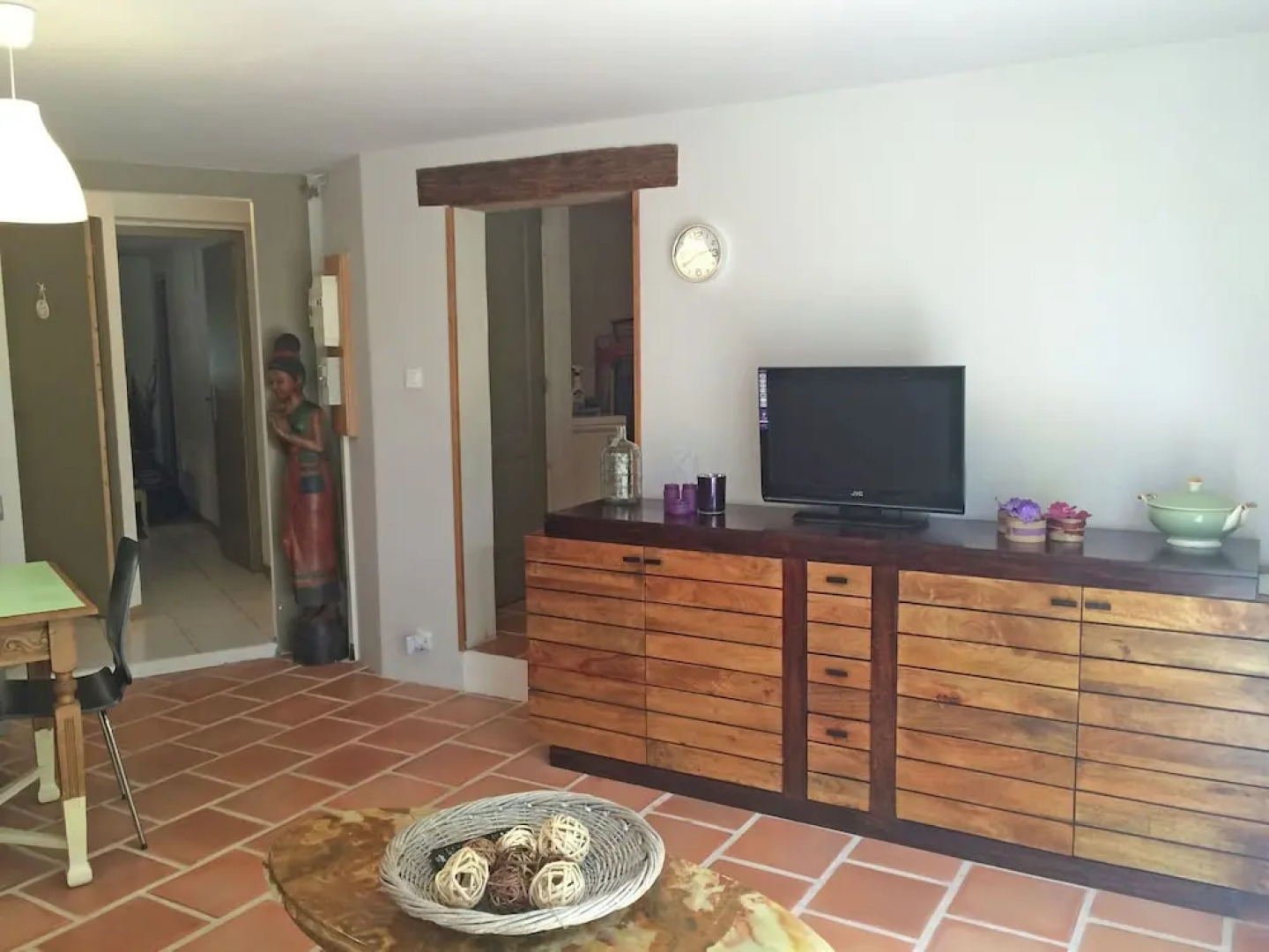 2 Tastefully Furnished Gites With Private Pool, 1km From Faucon