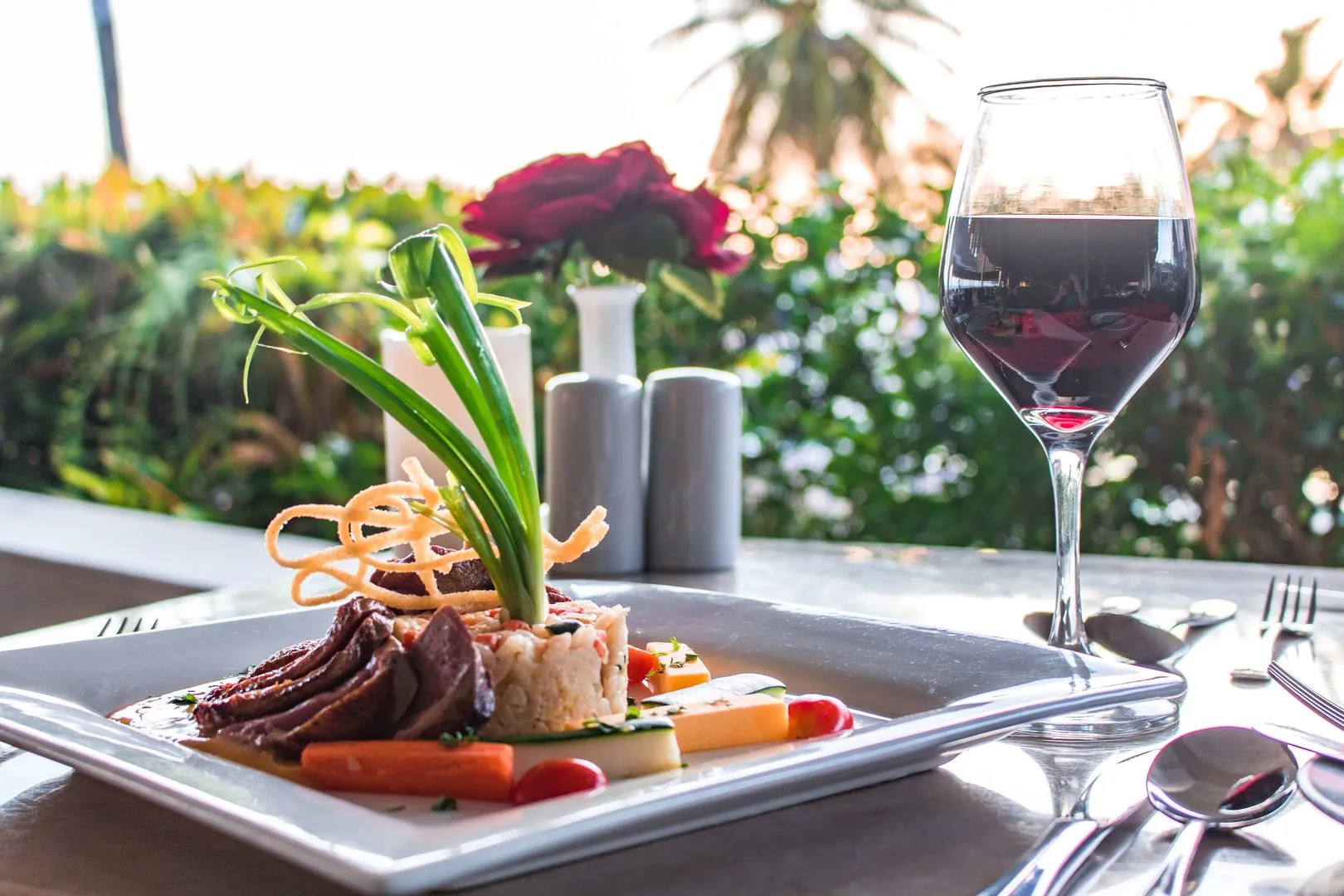 Southern Palms Beach Club