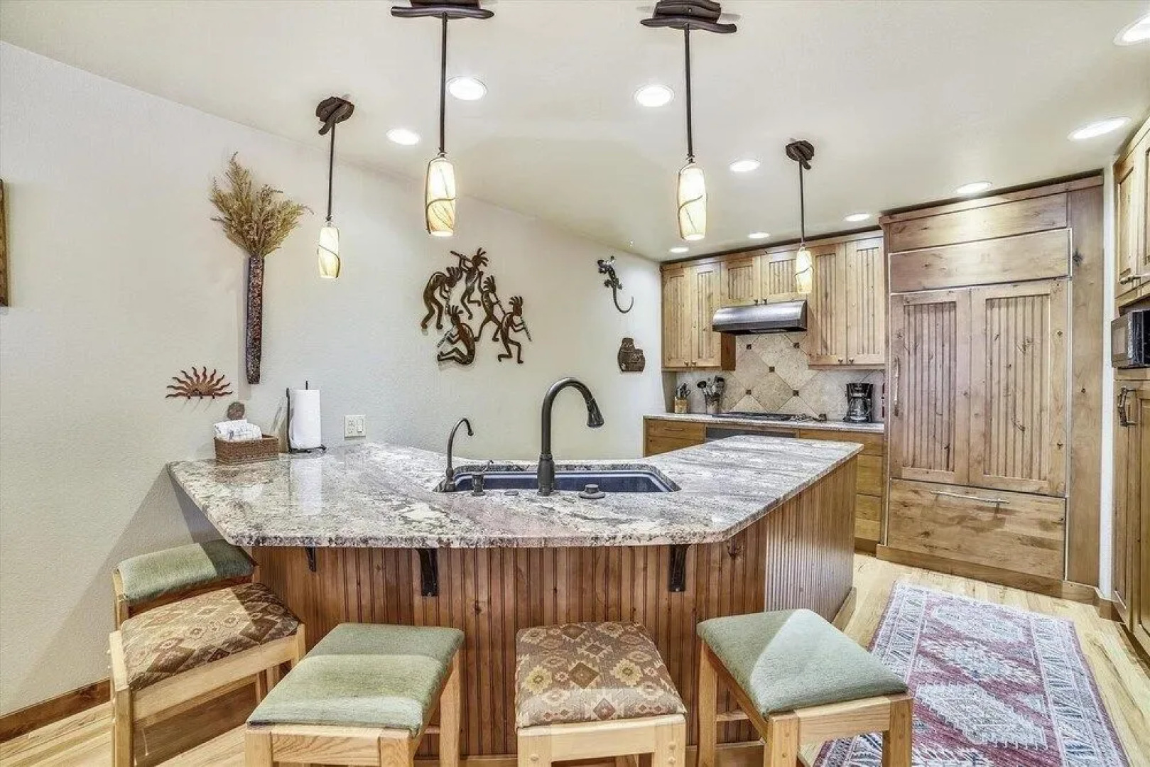 Gold Dust  660a 3 Bedroom Townhouse by RedAwning