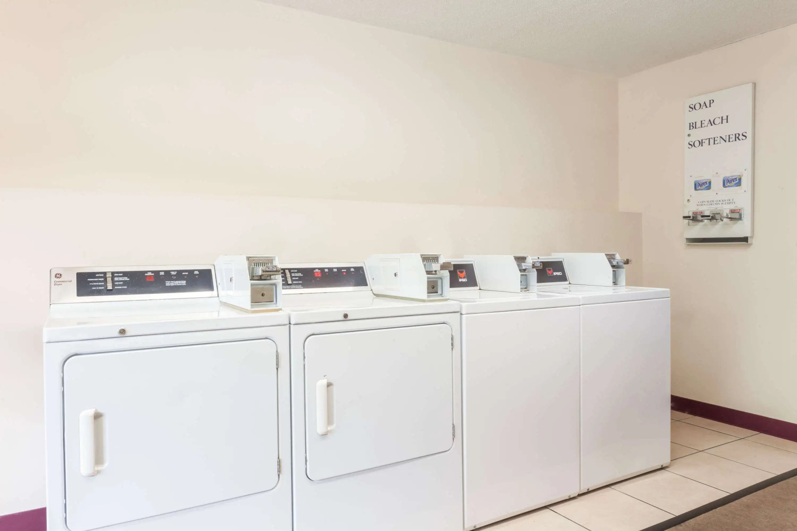 Days Inn & Suites by Wyndham Lexington