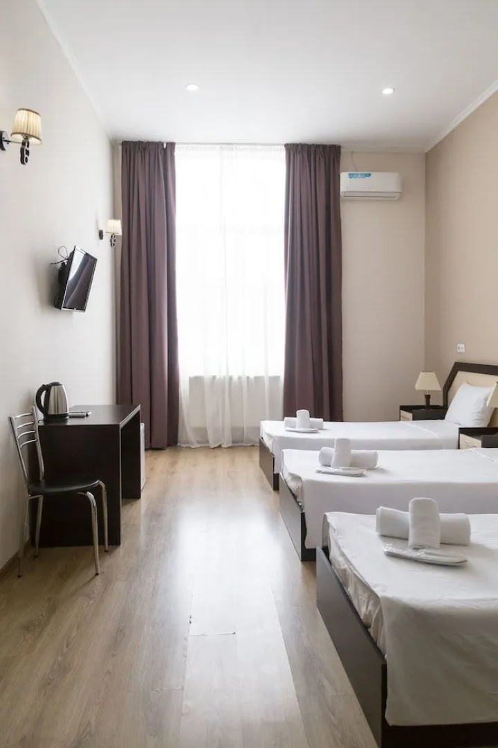 Backstreet Hotel