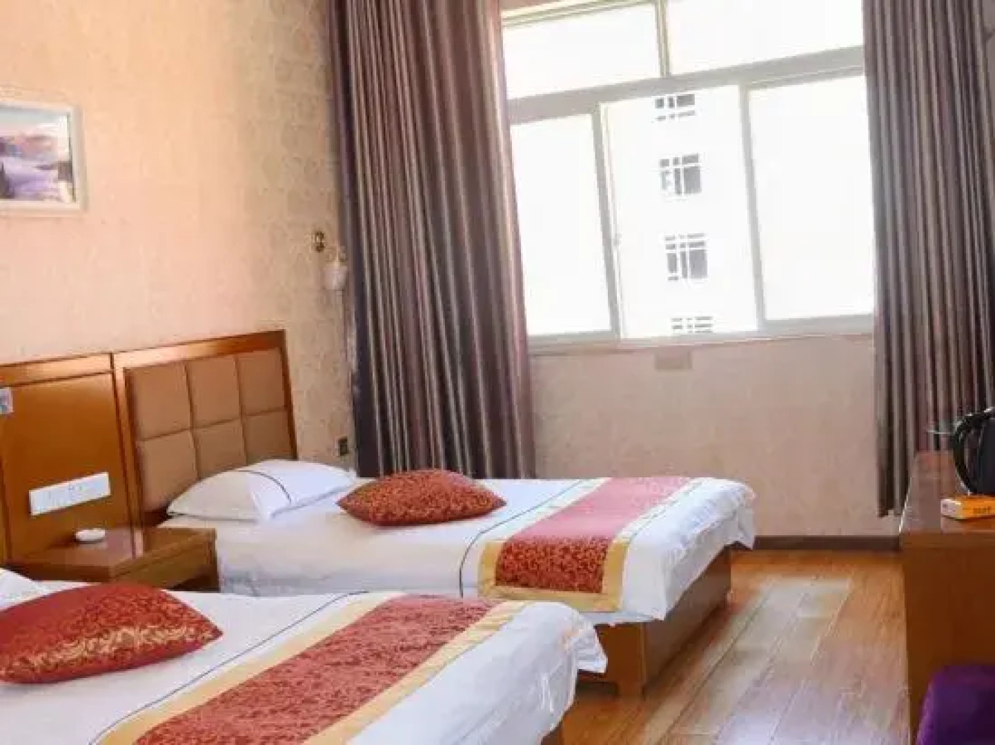 Batang Bathing Sunshine Tanzhan