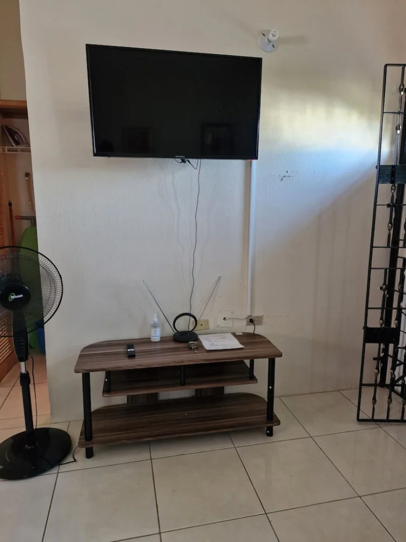 Beautiful 1-bed House in Old Harbour, Gated