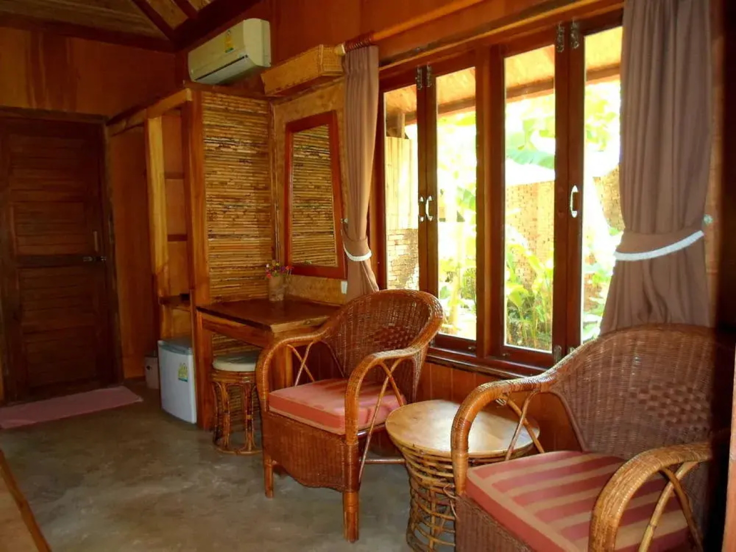 The Cliff and River Jungle Resort