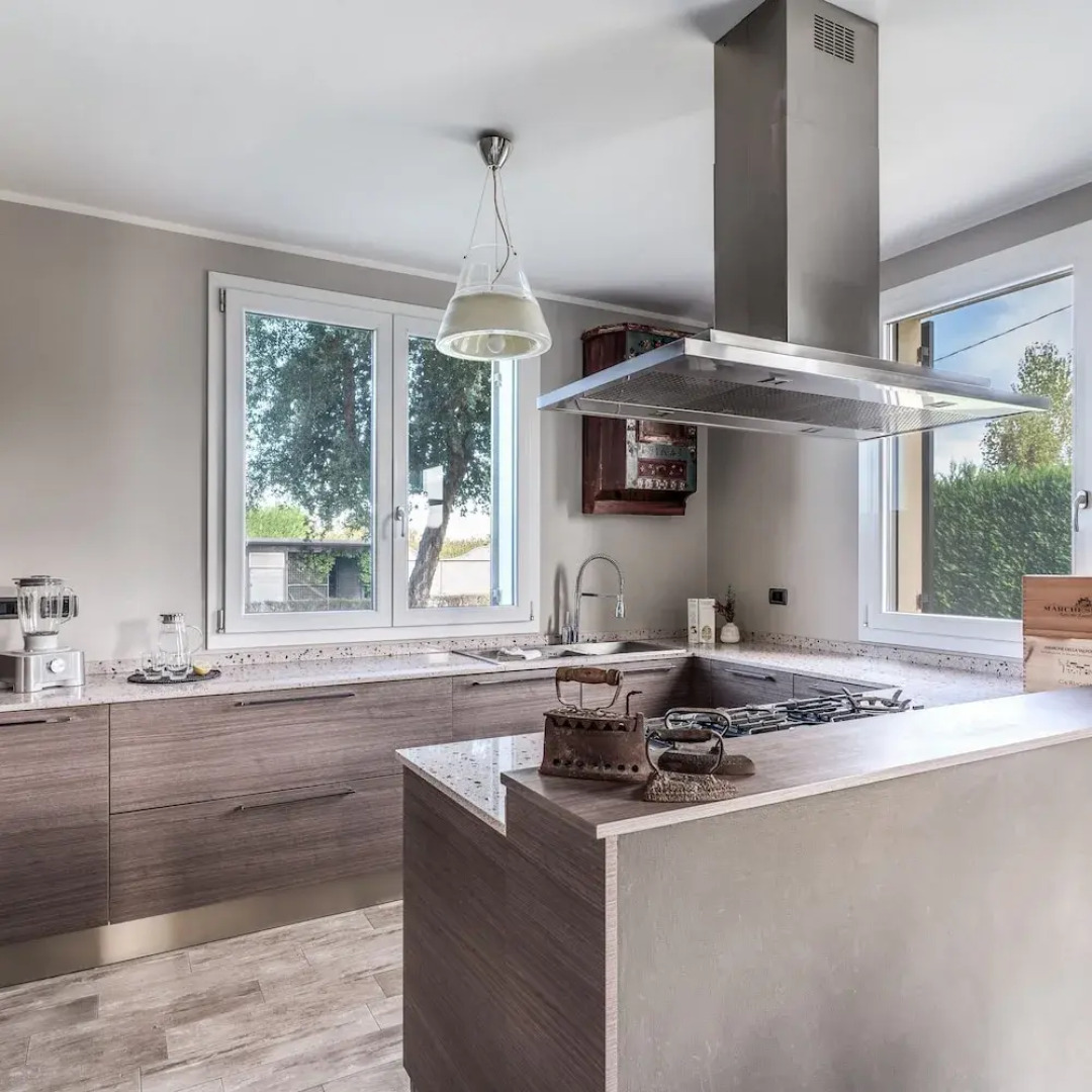 F Tale Country House