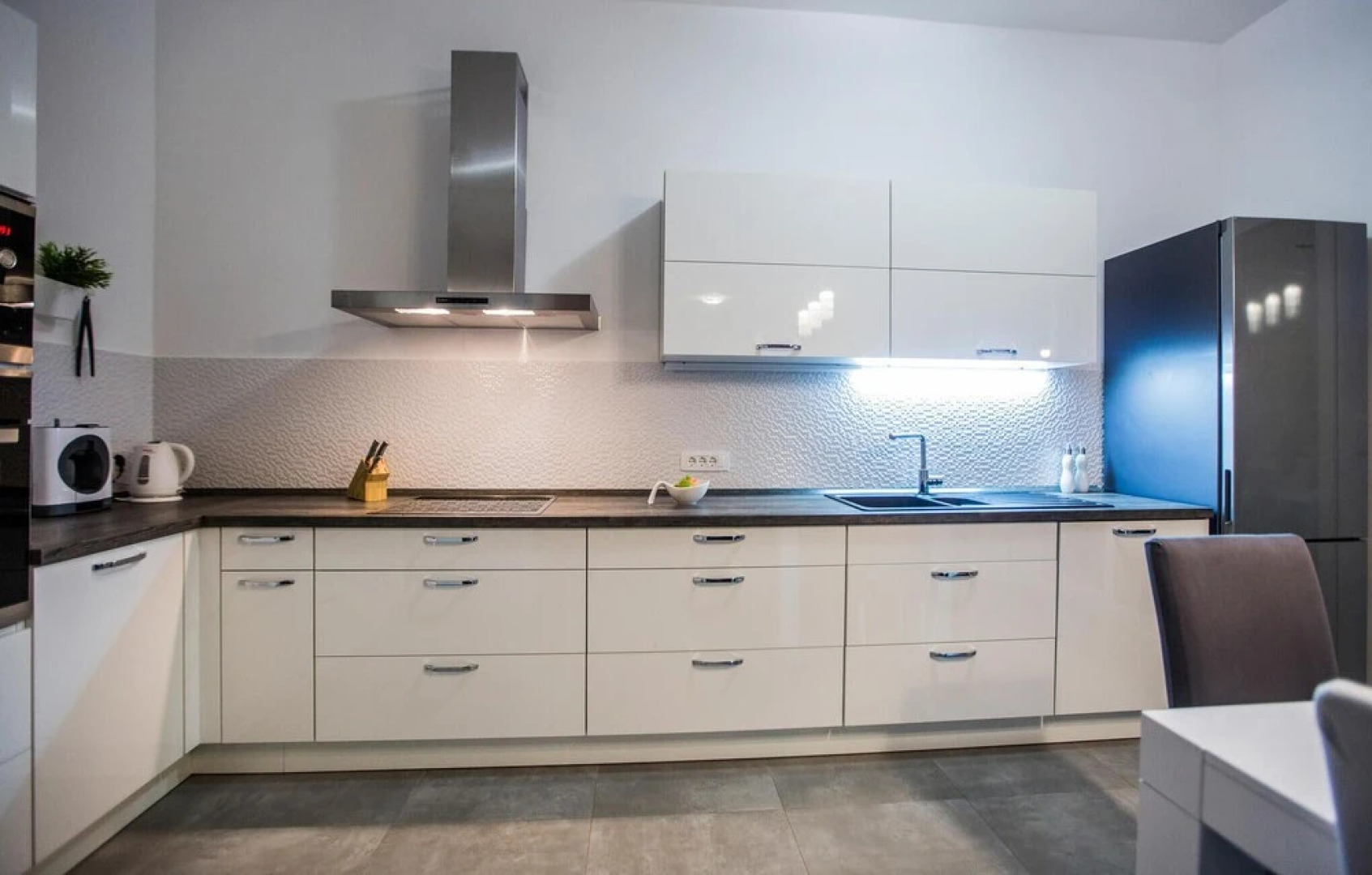 Beautiful Home in Grohote With Wifi, 4 Bedrooms and Sauna