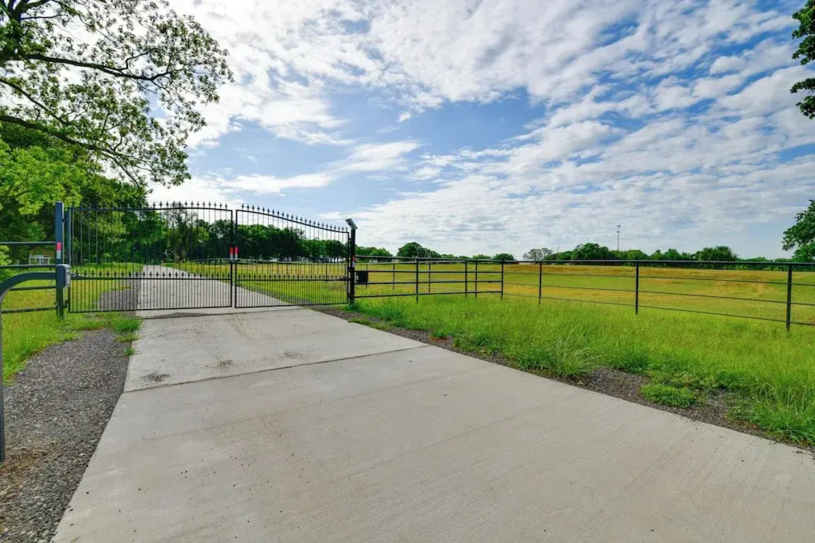Private Pool: Pilot Point Home on 45 Acres