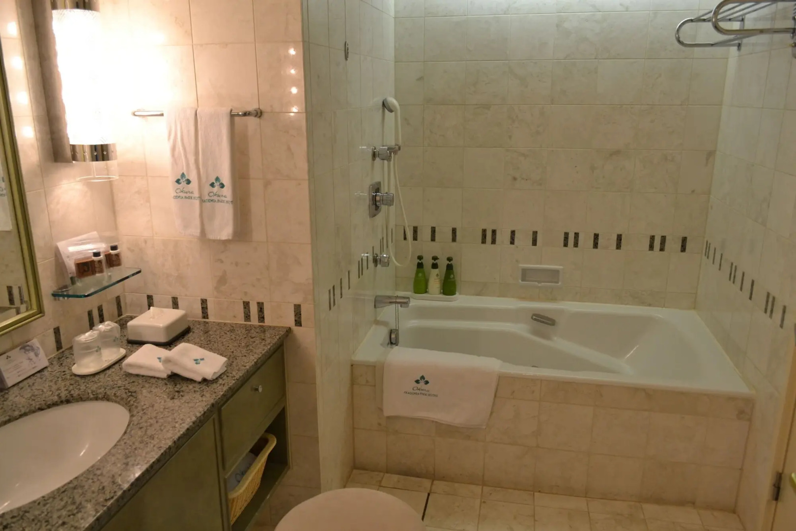 Okura Akademia Park Hotel