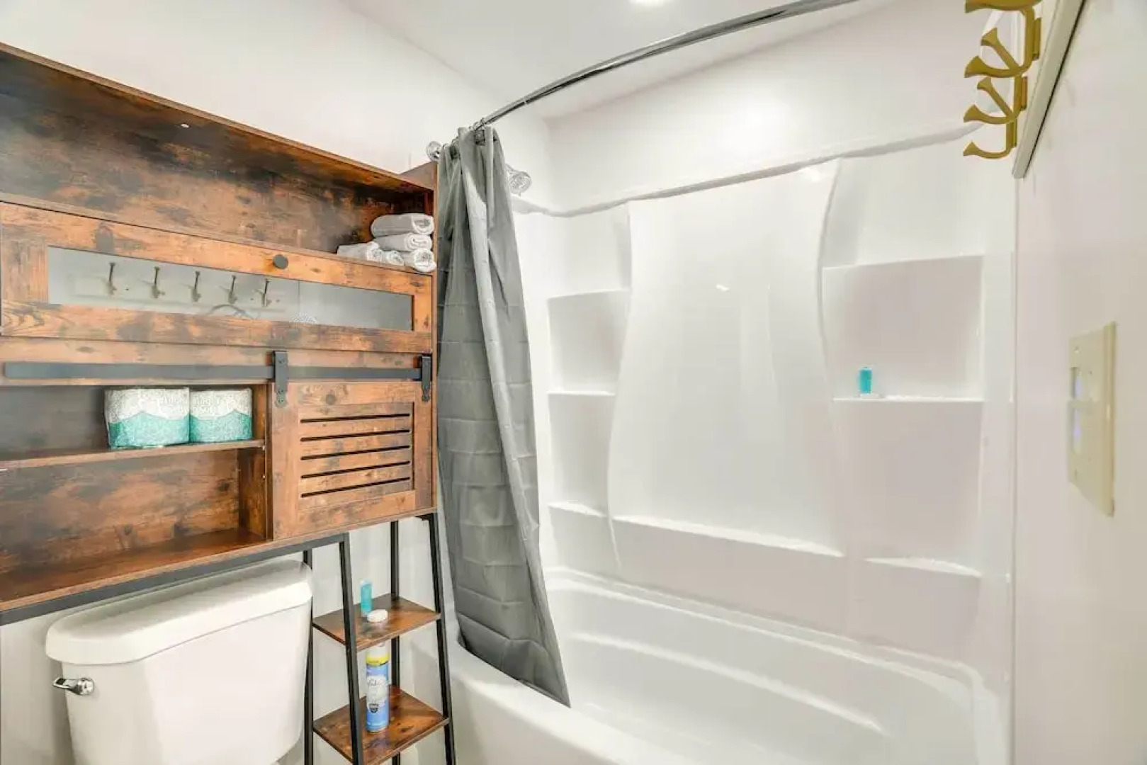 Front Royal Studio w/ Mtn Views & Brick Oven