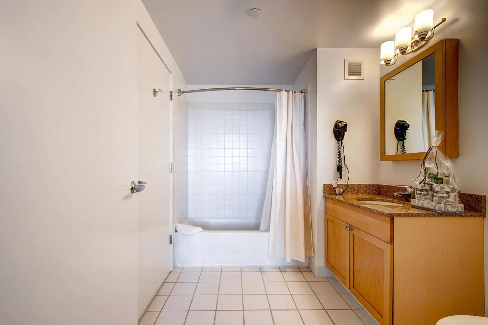 Global Luxury Suites at Kendall Square Lofts