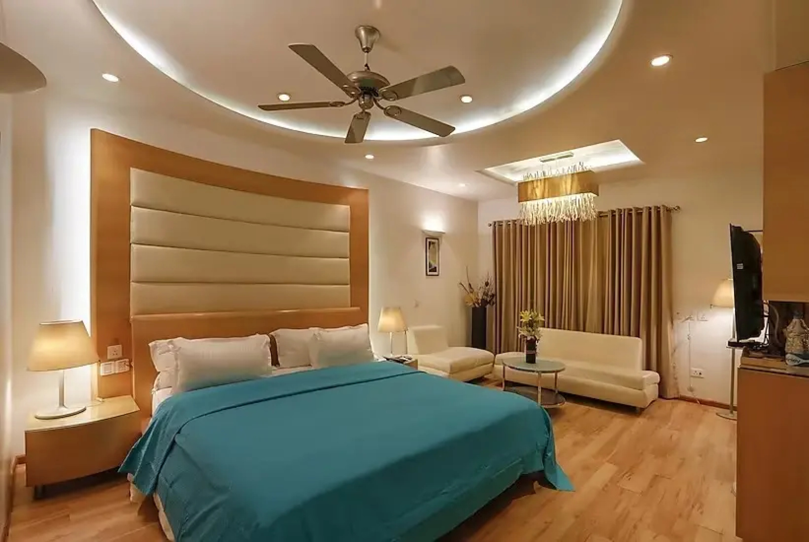 Shivoy Hotel