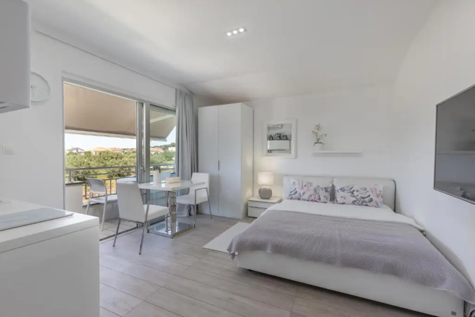 Lalic Gallery Villa