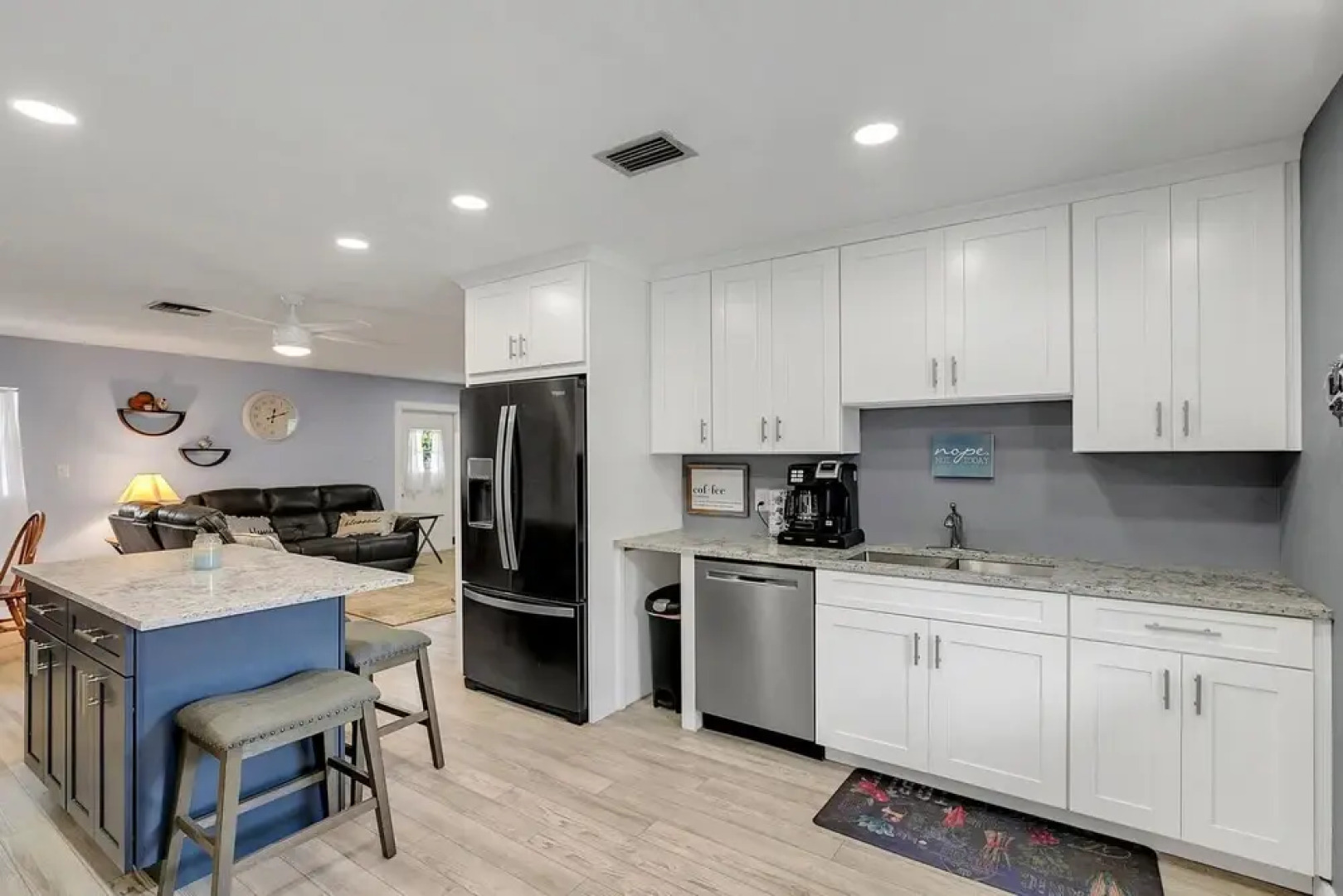 Charming Pool Home Minutes From Downtown Orlando and Winter Garden