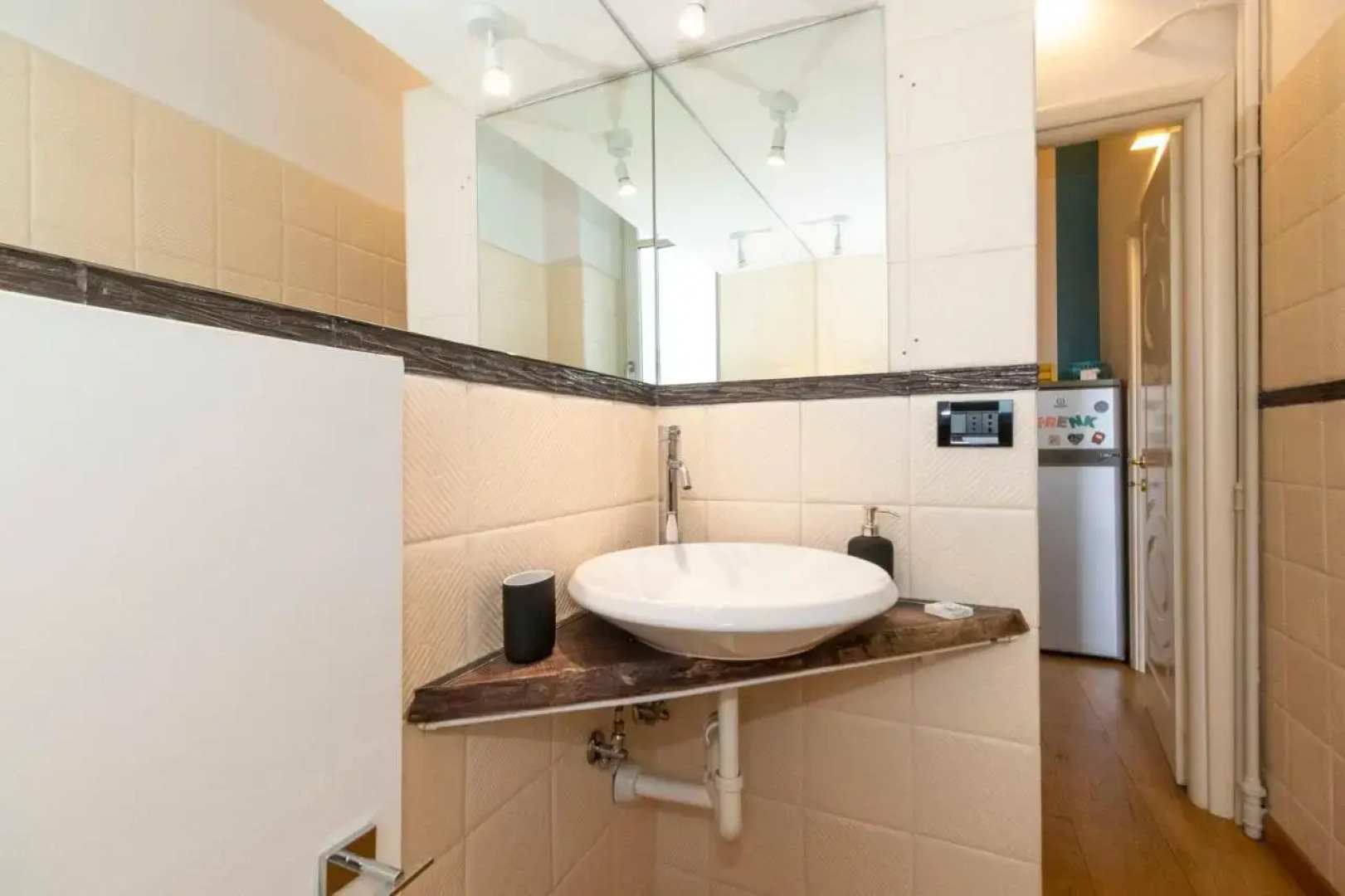 BOOK NOW! Apt x4 a few steps from Valentino's Park