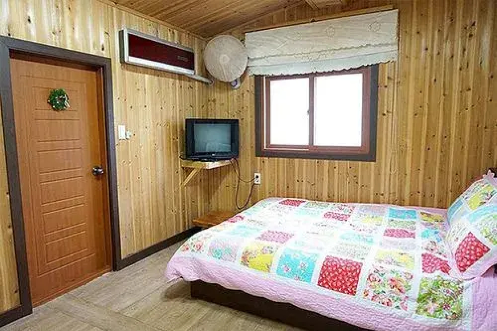 Yangsan Sound of Mountain & Sea Pension