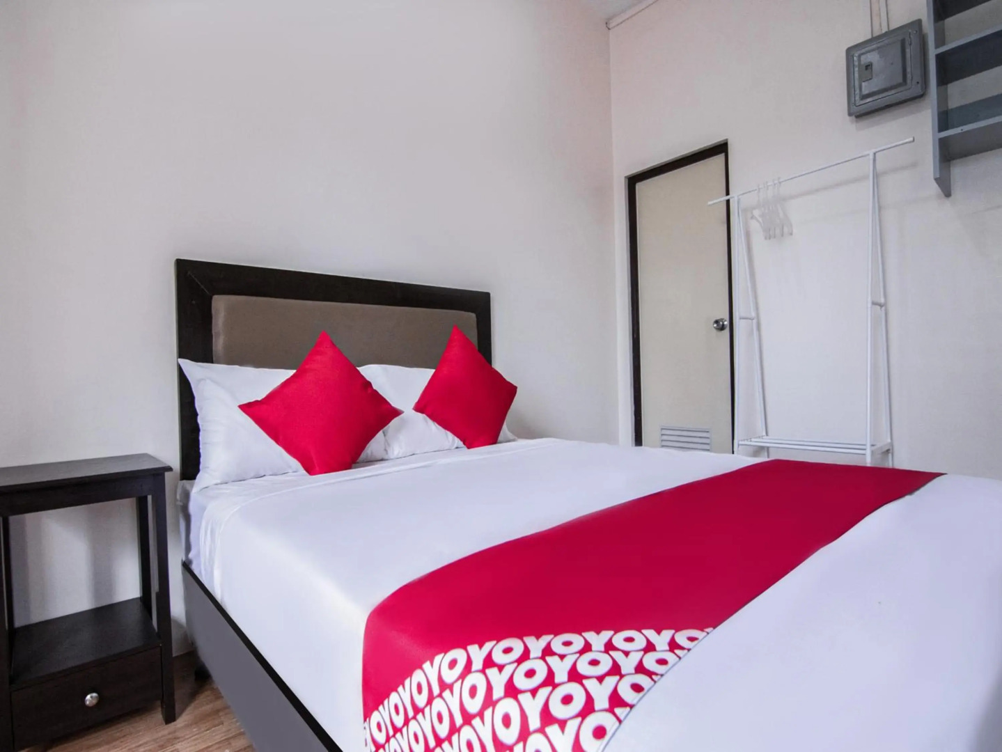 OYO 431 Apollo 11 Apartelle