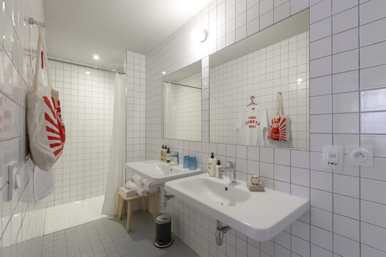 Mob Hotel Paris les Puces