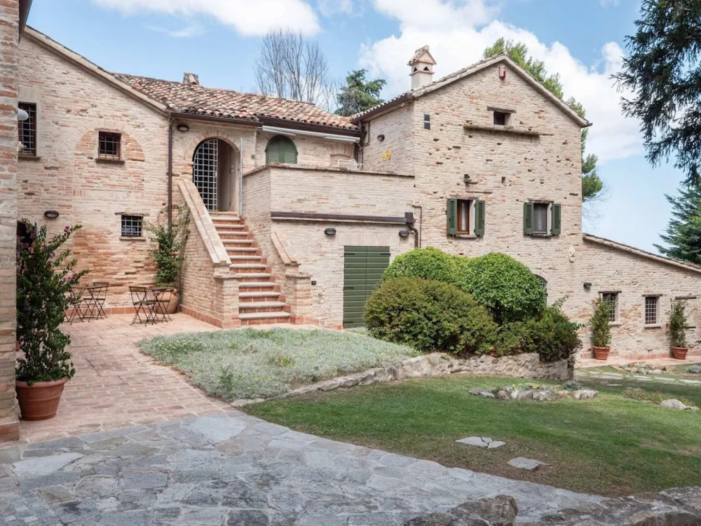 Apartment in Noble Villa Near Ecological Park