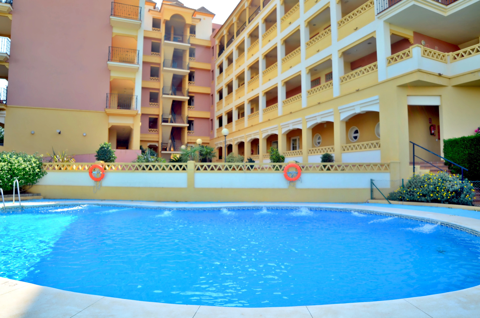 Apartamentos Leo Canela