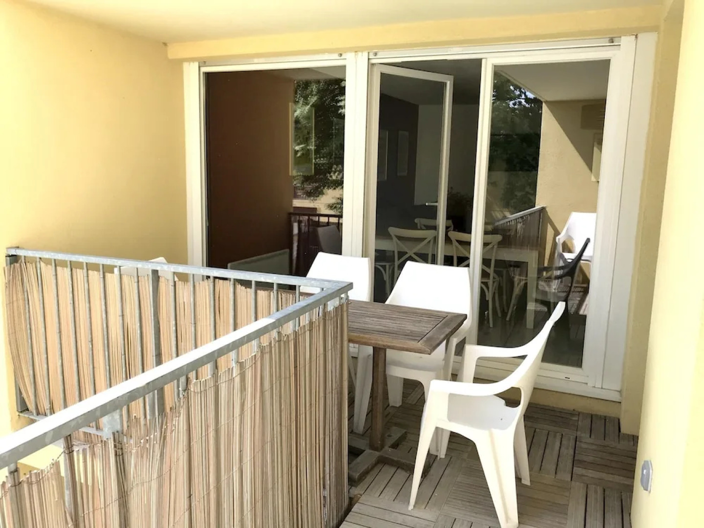 Apartment With 2 Bedrooms in Aigues-mortes, With Pool Access, Enclosed