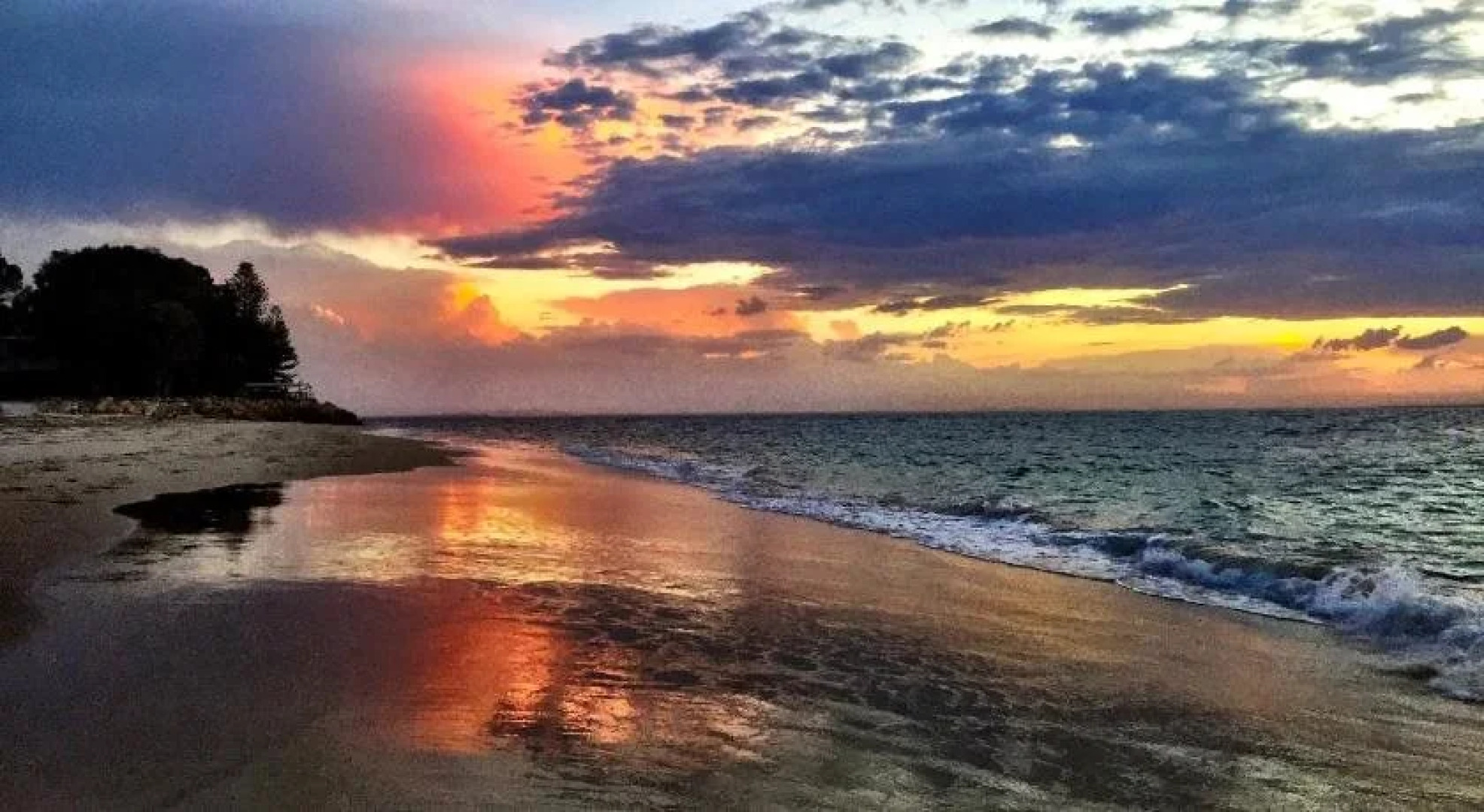 Stradbroke Island Beach Hotel