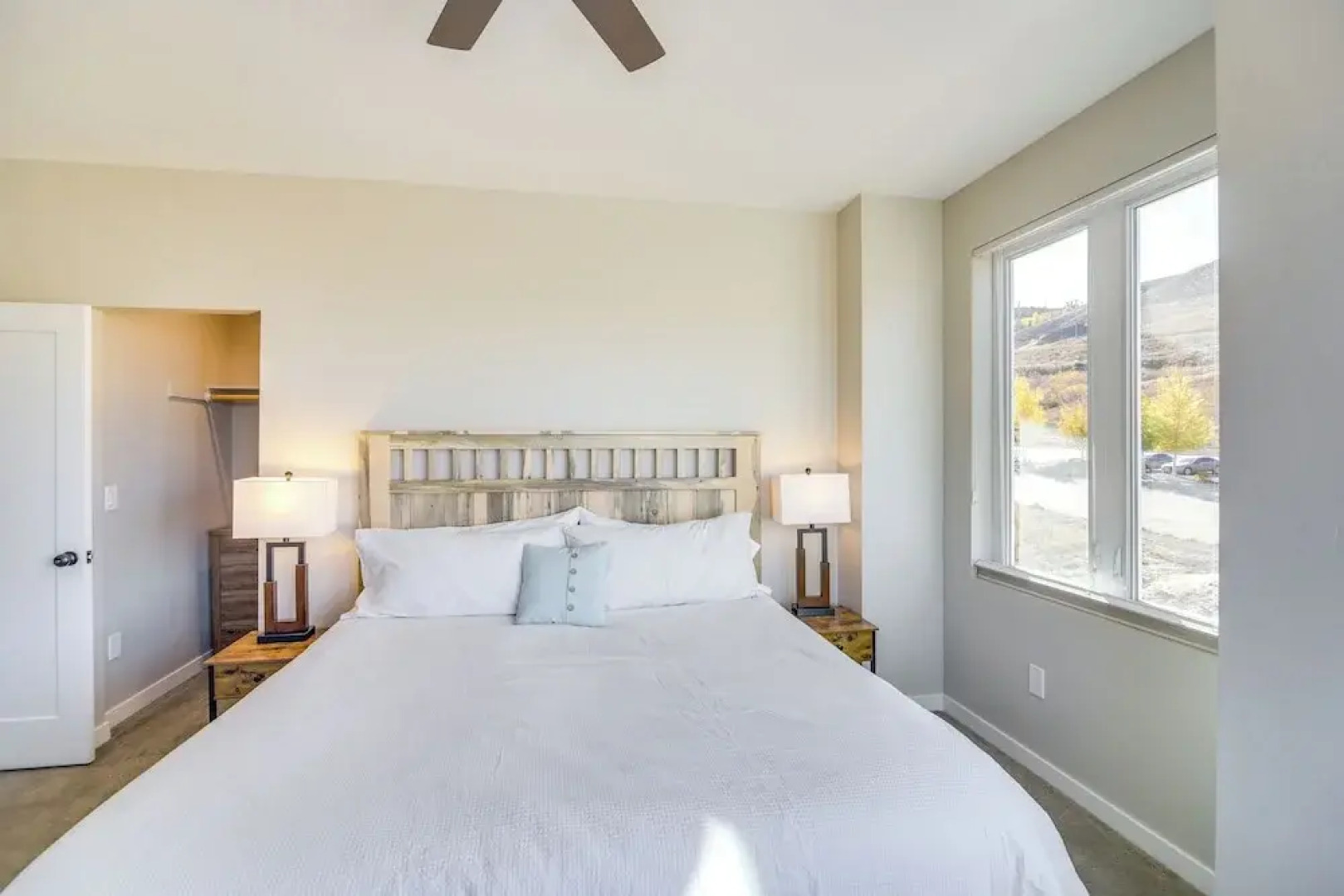 Ski-in/ski-out Granby Townhouse w/ Private Hot Tub