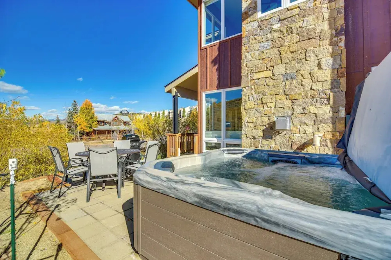 Ski-in/ski-out Granby Townhouse w/ Private Hot Tub