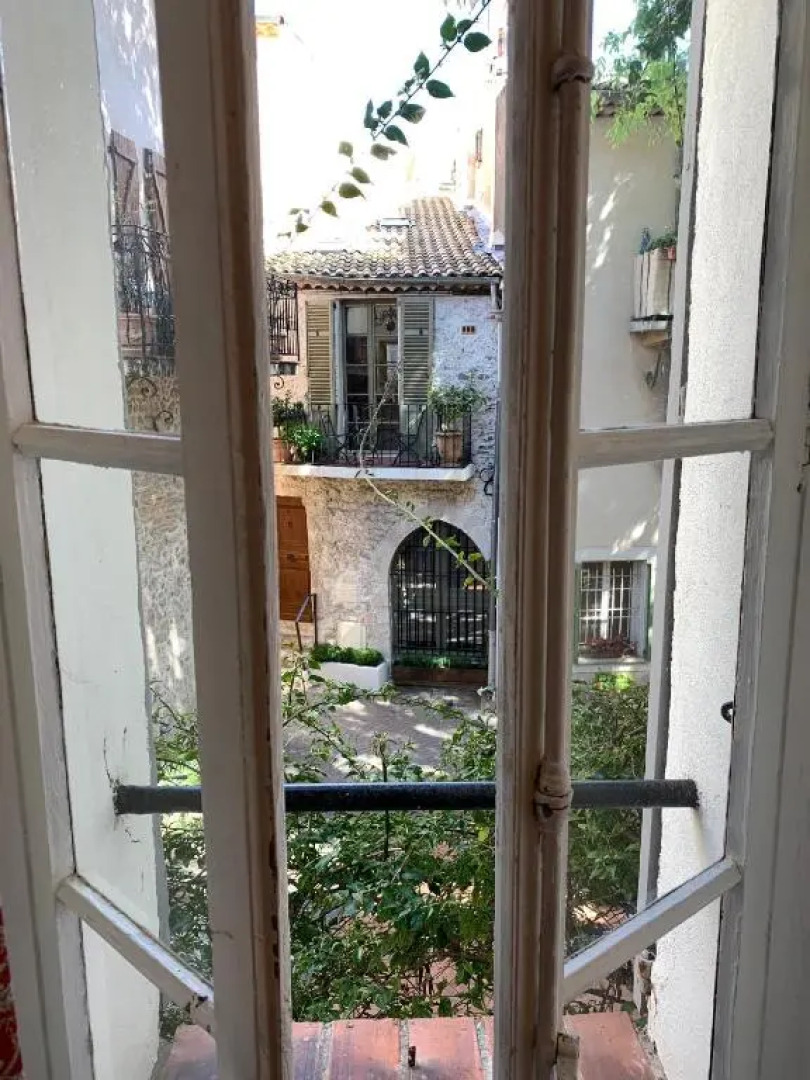 La Cle De La Porte BB