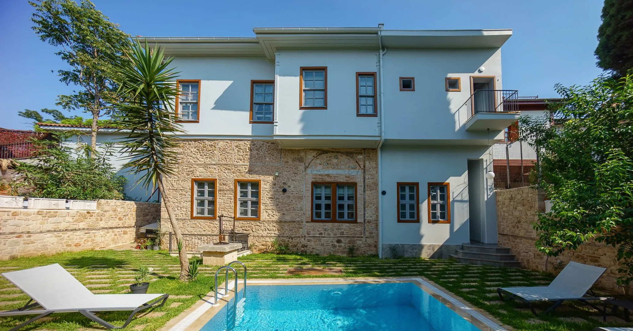 Delight Deluxe Hotel