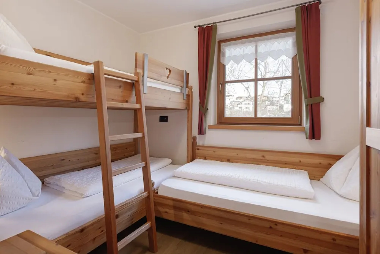 Chalet Tyrolian Apartments - by Familiaris - Pools 500 meters