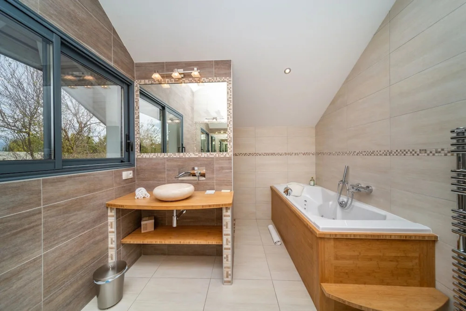 Dream 5BD Villa for Families Geneva 14KM