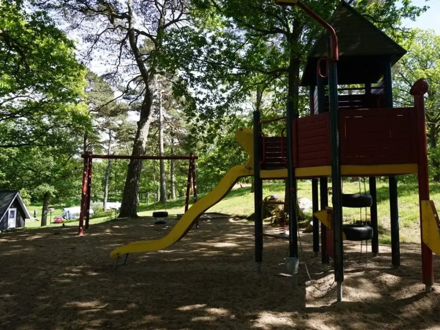 Spacious Holiday Home for 8