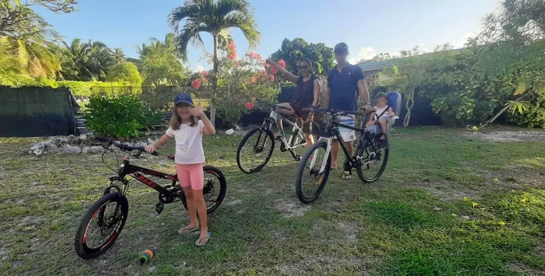 Moana Breeze Eco Lodge