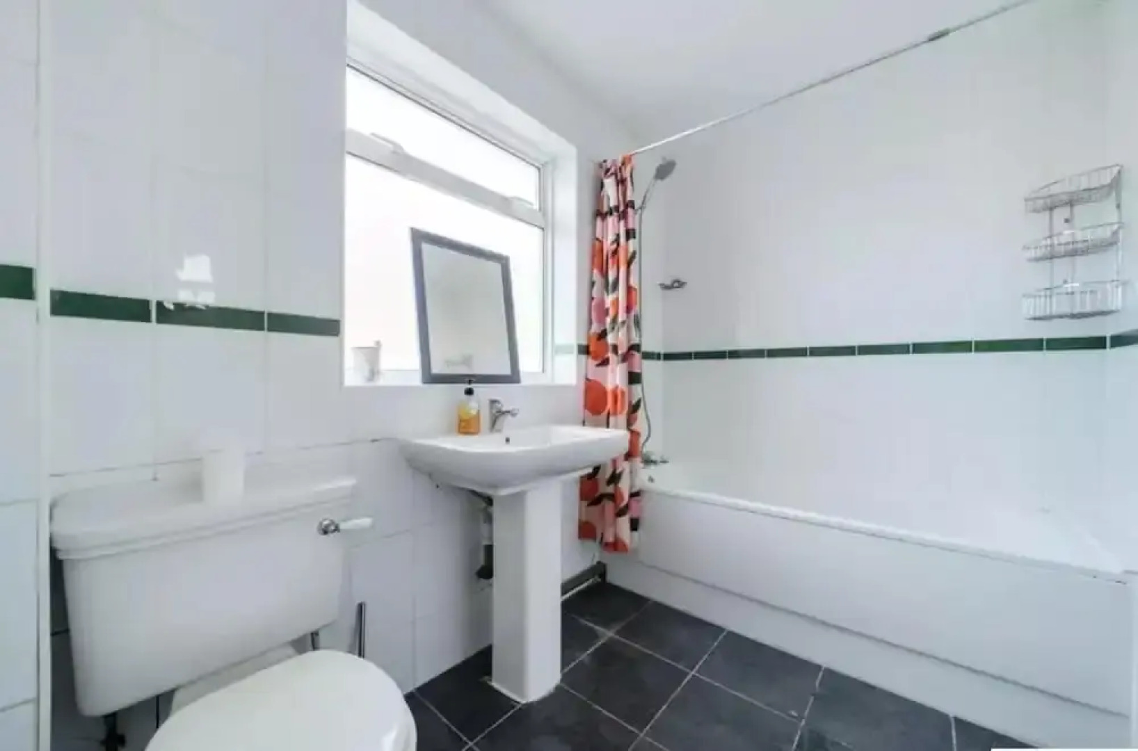 2br-sleeps6-parking-garden-nearlondon