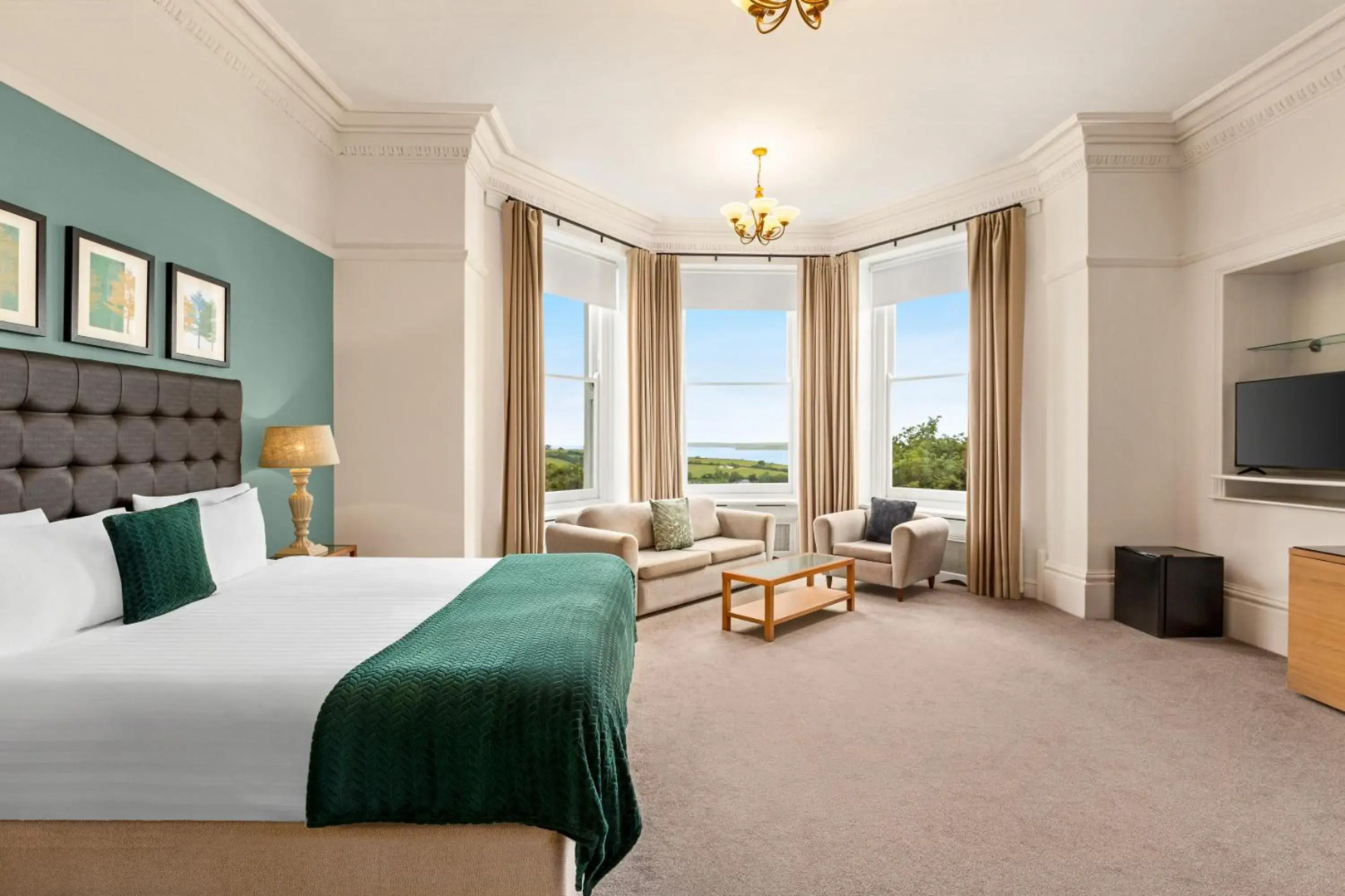 Trenython Manor Hotel & Spa