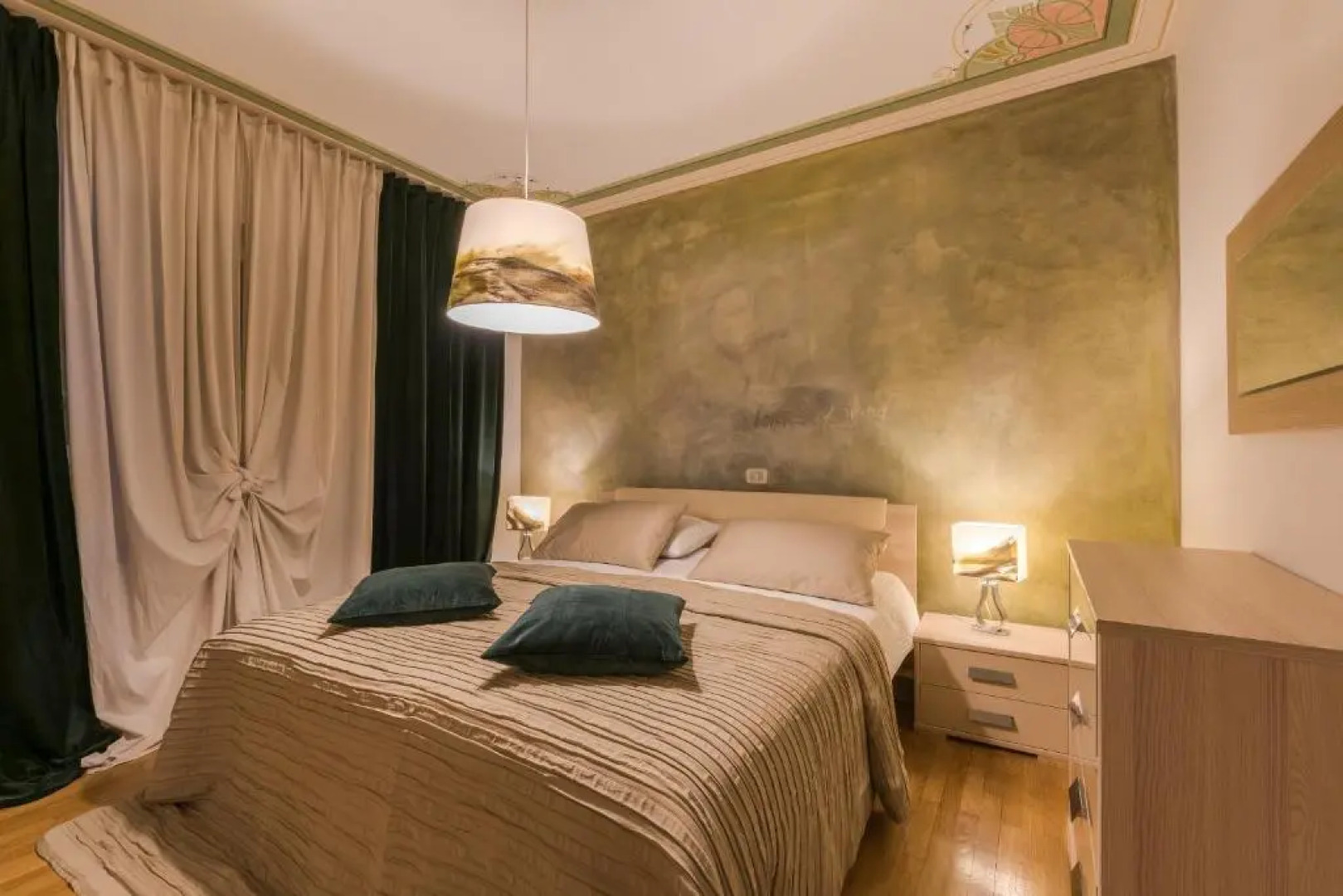 Holiday House OLIVE GROVE with pool and garden