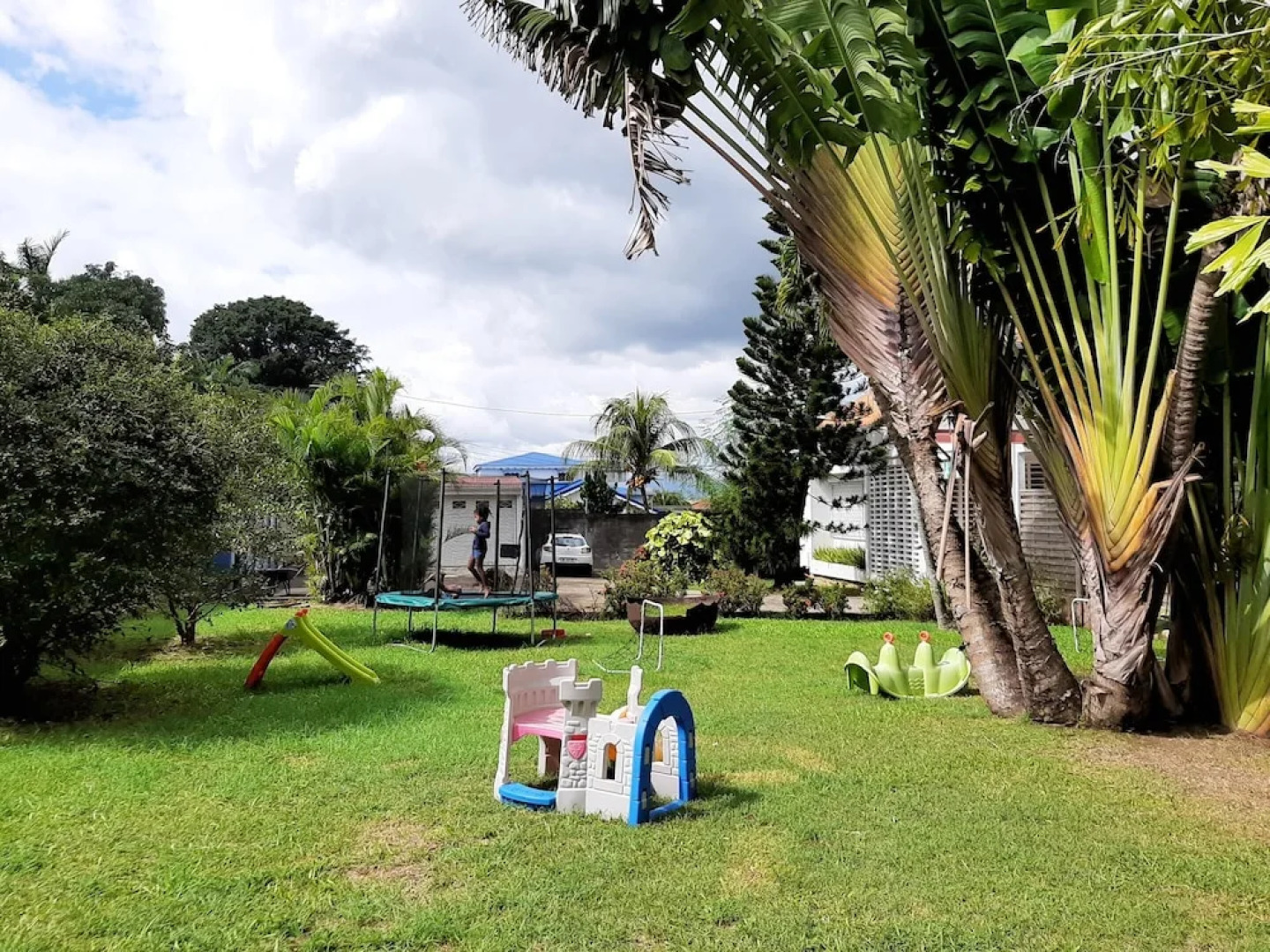 Studio in Baie Mahault, With Shared Pool, Furnished Garden and Wifi - 12 km From the Beach