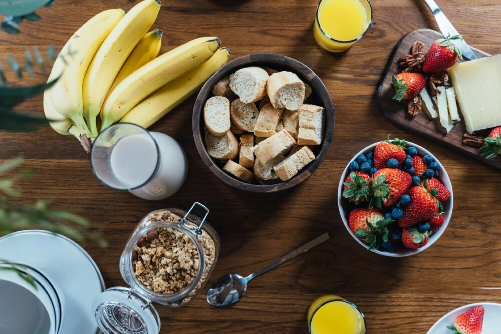 Whispering Palms by AvantStay | WALK TO COACHELLA | Pool & Hot Tub | Sleeps 16!