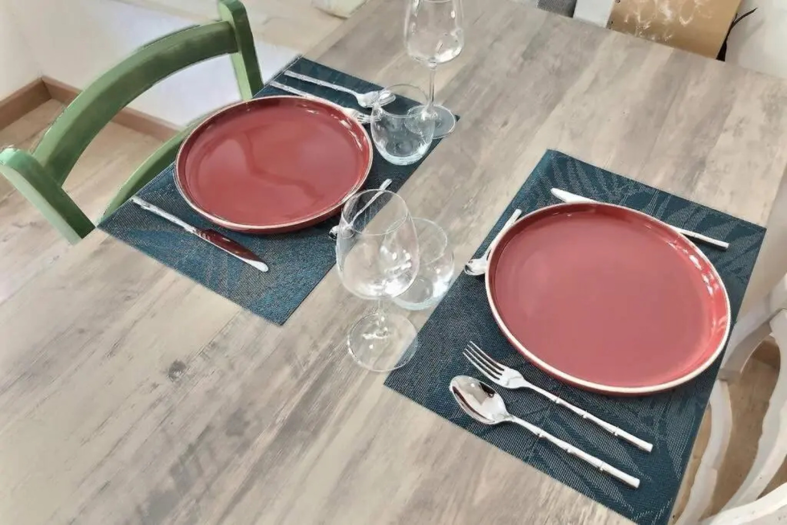 Studio tout confort, terrasse, calme Moustiers #7