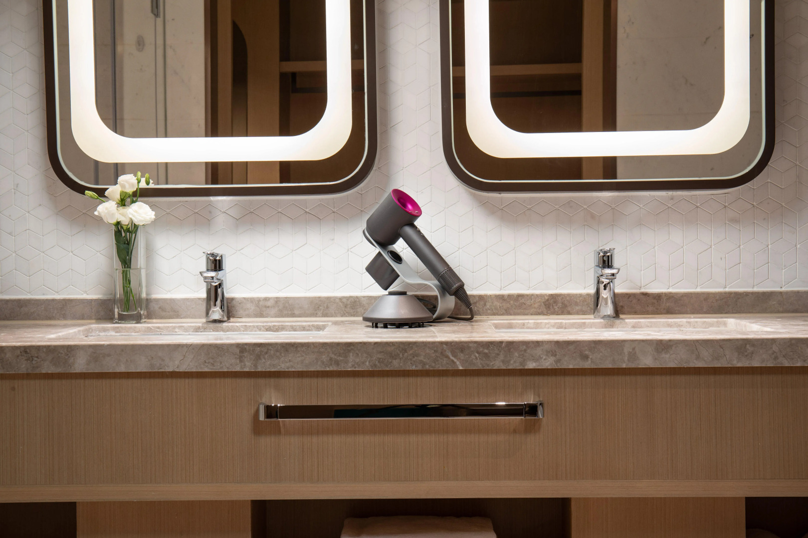 Holiday Inn Wuxi Central Station by IHG