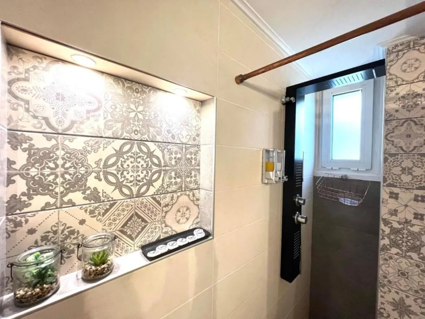 Luxury seafront house nearby Delphi