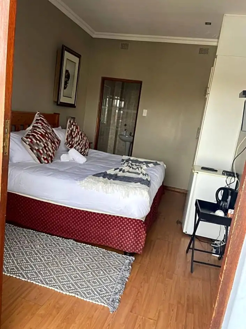 Twenty 4 Hour Rest Bed & Breakfast 3