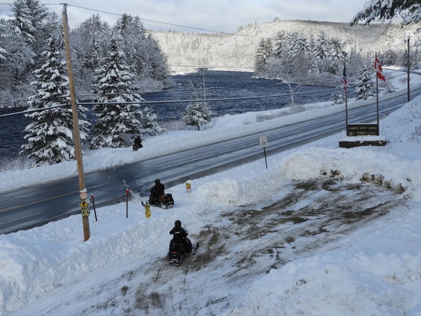Hawks Nest Lodge And Restaurant