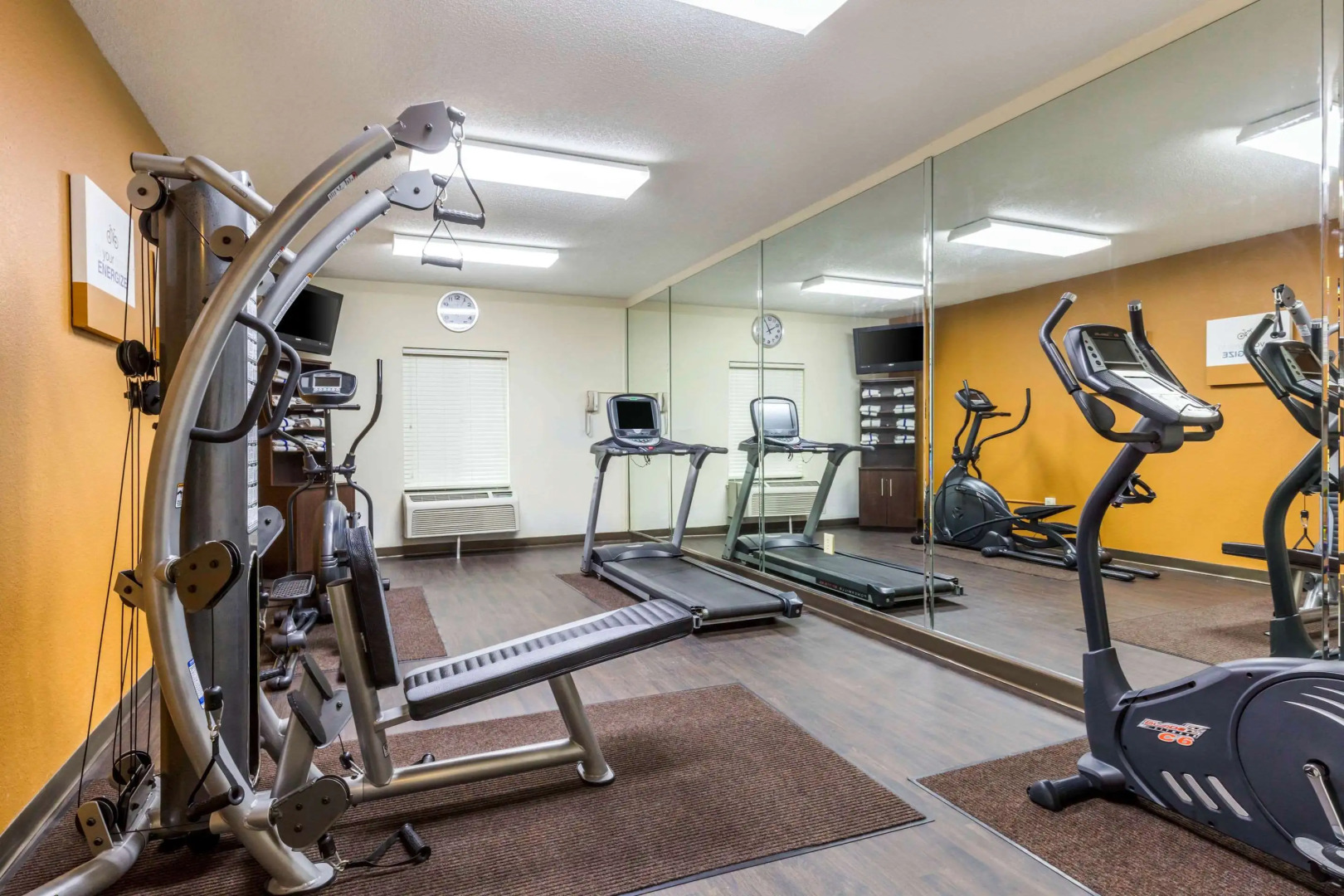 Quality Suites Paducah I-24