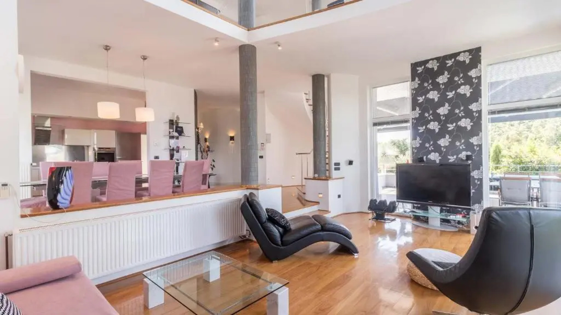 Luxury villa Nicol with pool and sea view 300m from the beach